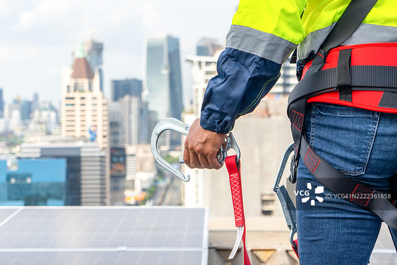 秋季防护系统；全身安全带图片素材