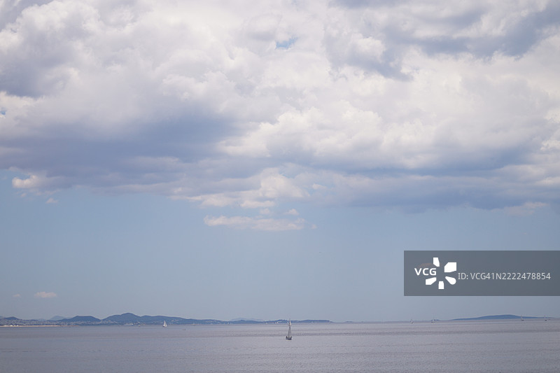 希腊阿提卡比雷乌斯的海洋与天空的美丽景色图片素材