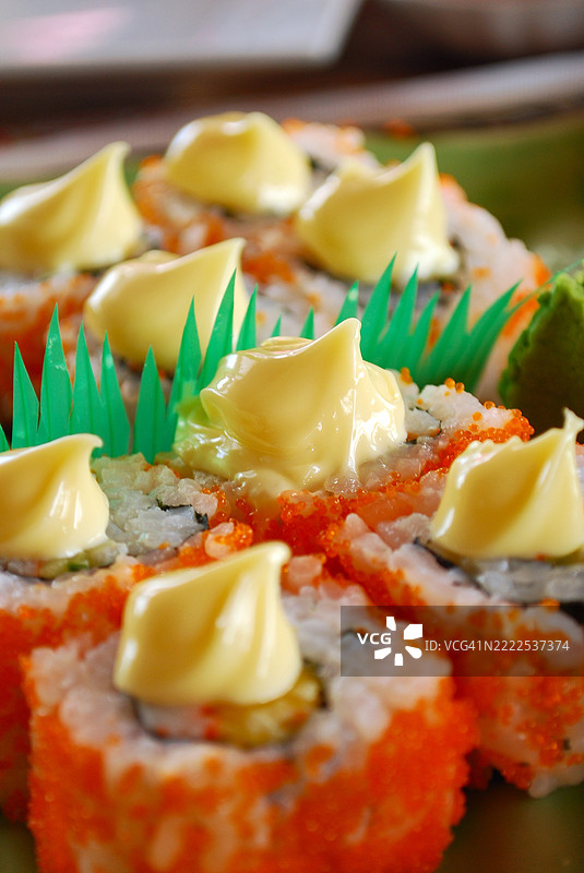 特写镜头展示了几份加州卷。图片素材