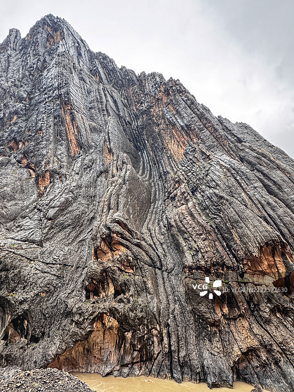 伊朗胡齐斯坦省基兰的奇特地质现象山景照片图片素材