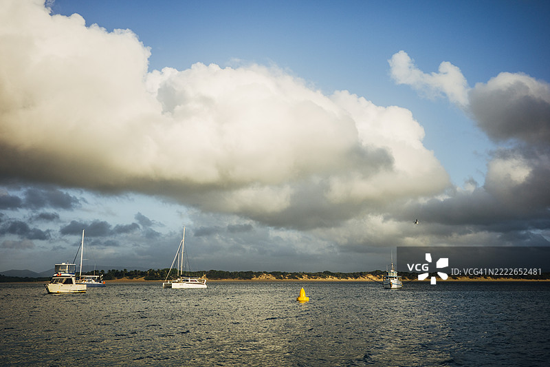 库克镇海滨和山景，托雷斯海峡和凯普约克，昆士兰，澳大利亚图片素材