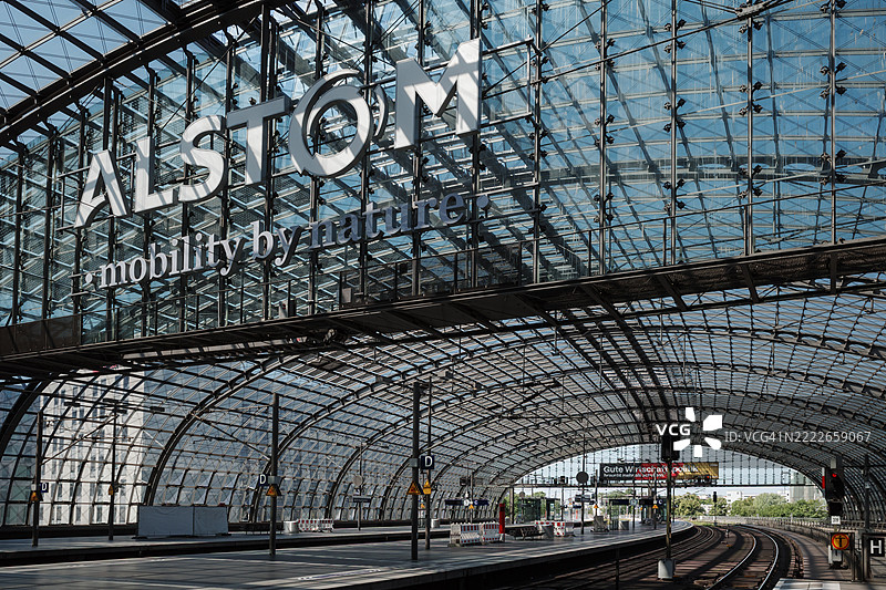 德国柏林中央车站(Berlin Hauptbahnhof)的内部。图片素材