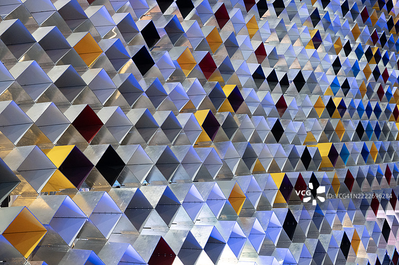 五彩斑斓的金属方块，菱形，抽象背景图片素材