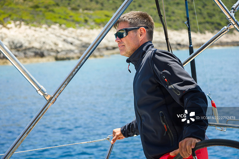 帆船上的船长图片素材