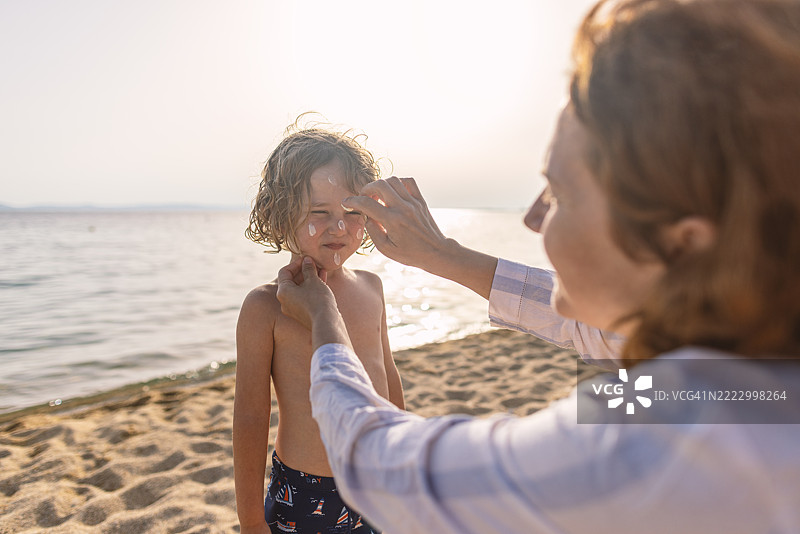 夏季假期的护肤护理图片素材
