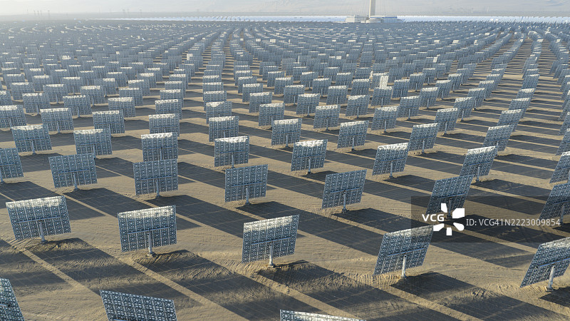 太阳能热电站的定日镜图片素材