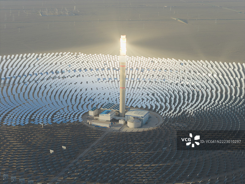 集中太阳能发电厂图片素材