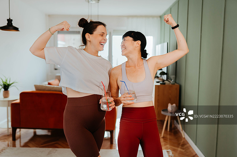 我和我的瑜伽教练的肖像图片素材