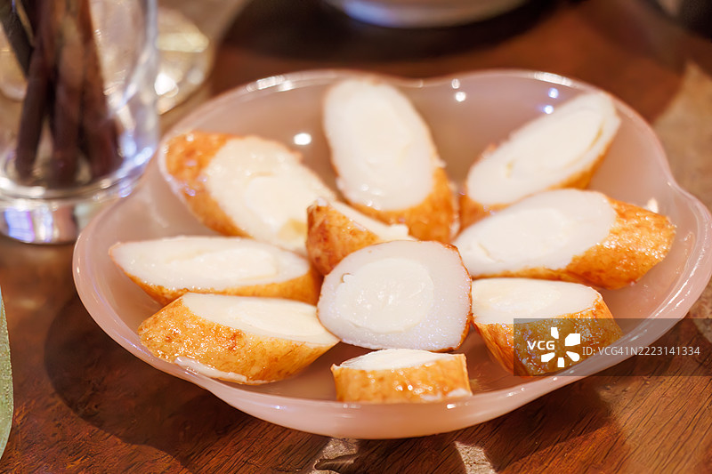 奶酪填充的竹环（蒸鱼浆）（中间有孔的蒸鱼浆）（中间有孔的小块鱼浆）图片素材