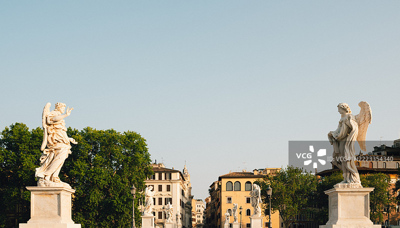罗马圣天使桥上的天使雕像图片素材