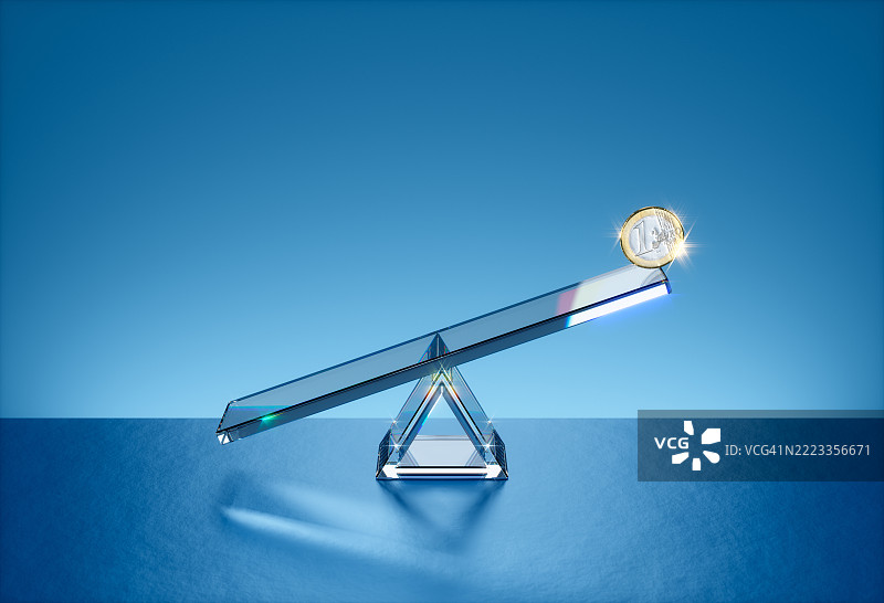 欧元硬币在秋千上图片素材