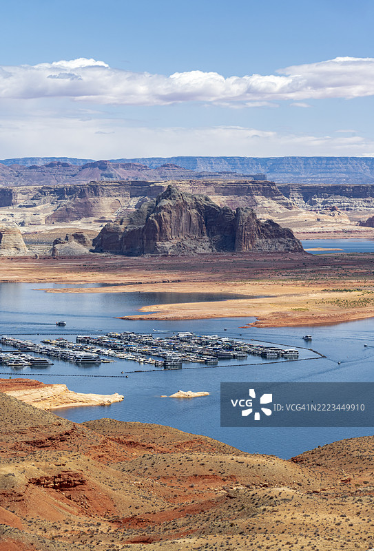 亚利桑那州佩奇的格伦峡谷国家休闲区的波威普湾和码头图片素材