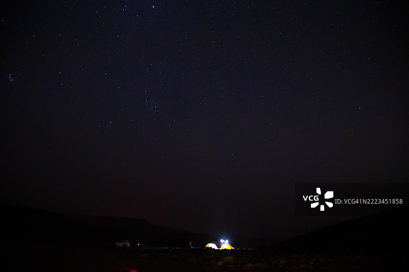 星空下的露营图片素材