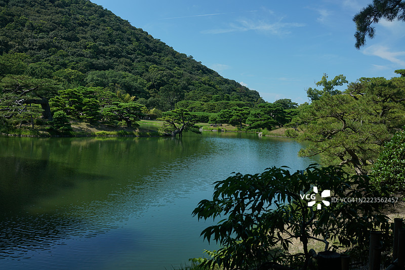 日本香川县湖泊与天空的美丽景色图片素材