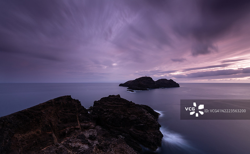 日落时分海面与天空的美丽景色图片素材