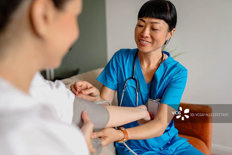 我怀孕期间的家庭护士图片素材