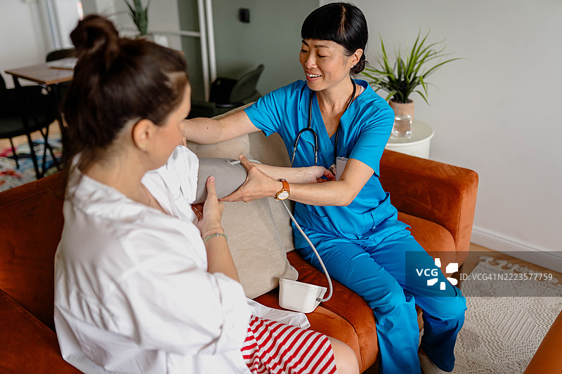 我怀孕期间的家庭护士图片素材