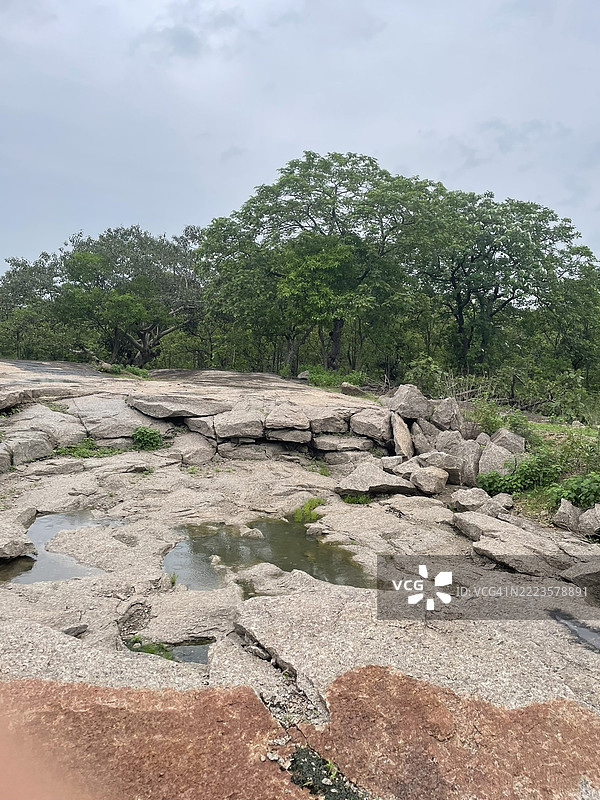 海德拉巴，特伦甘纳，印度的岩石与天空的美丽景观图片素材