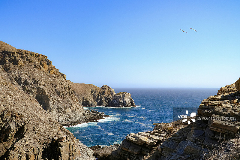 清澈天空下的海景，托多斯圣托斯，巴哈加利福尼亚州，墨西哥图片素材