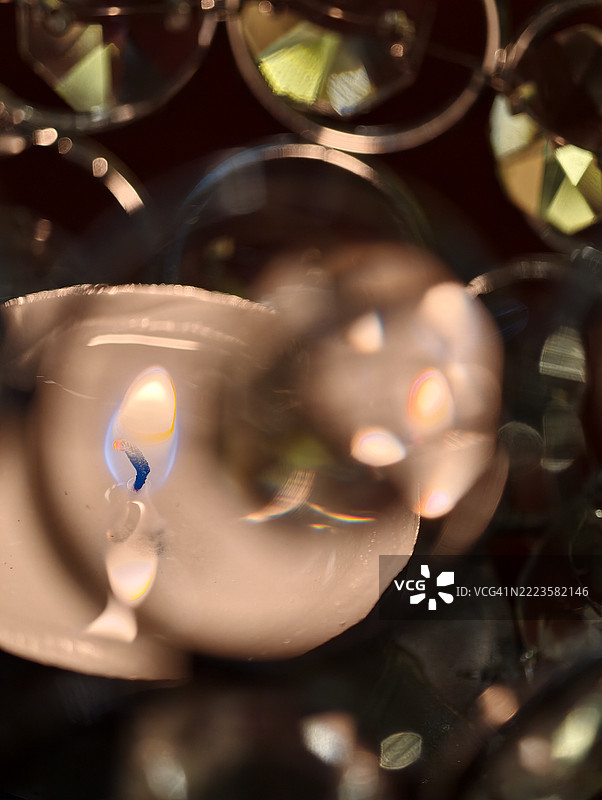 照亮的蜡烛特写，泰国春武里府芭堤雅图片素材