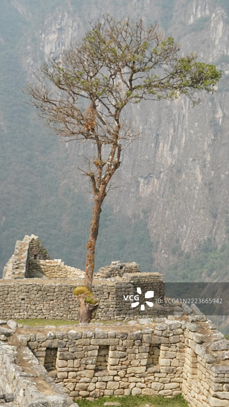 从石窗看到的马丘比丘石屋图片素材