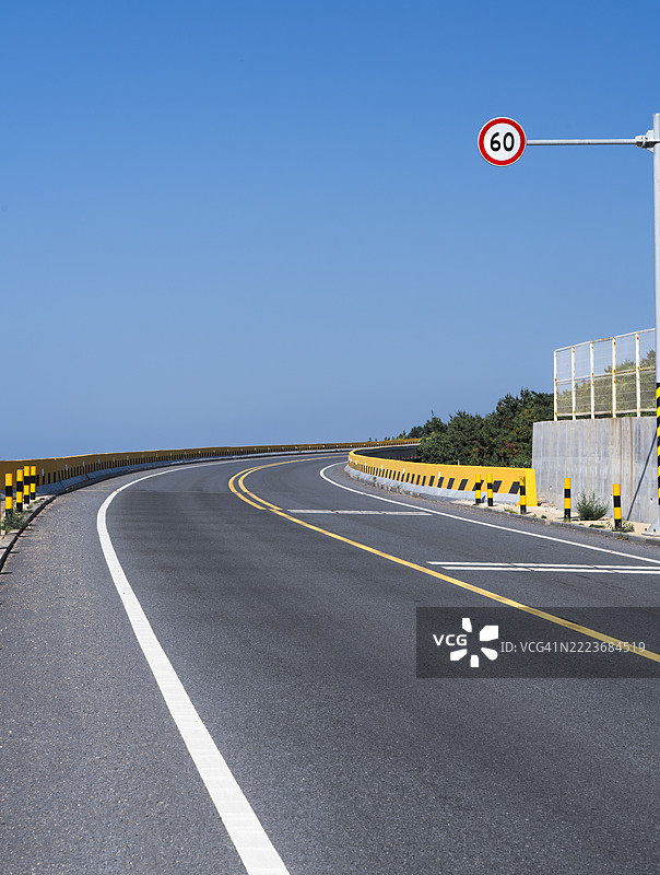 山区的高速公路图片素材