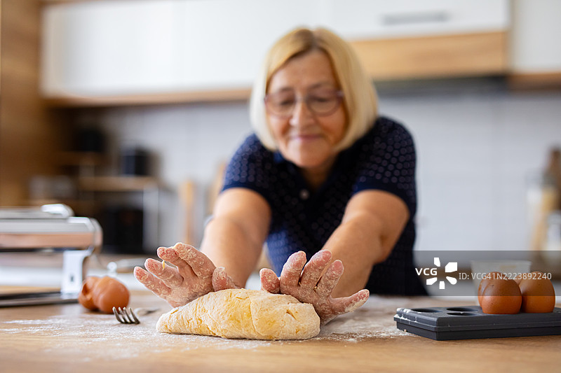 用天然成分制作自制面团图片素材