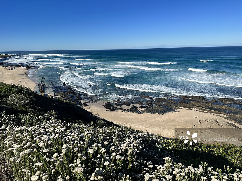 南非东开普省格贝哈的清澈天空下的海景图片素材