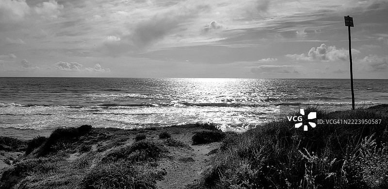 意大利撒丁岛卡布拉斯的海洋与天空的美丽景色图片素材