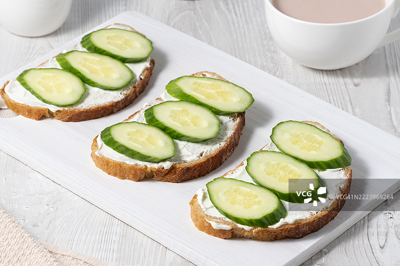 桌子上的早餐特写图片素材