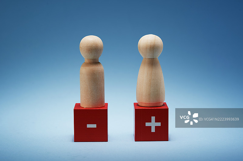 木块展示图标，正负符号，优缺点比较概念，做出优缺点决策，马来西亚图片素材