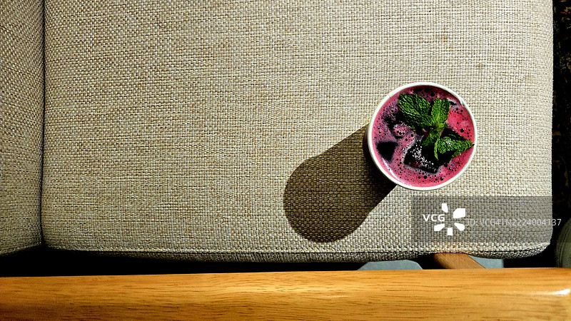 阿曼苏哈尔北巴提纳的木槿茶特写俯视图图片素材