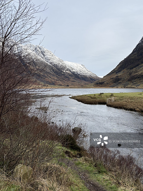 湖泊与天空的美丽景色，巴拉胡利什，英国图片素材