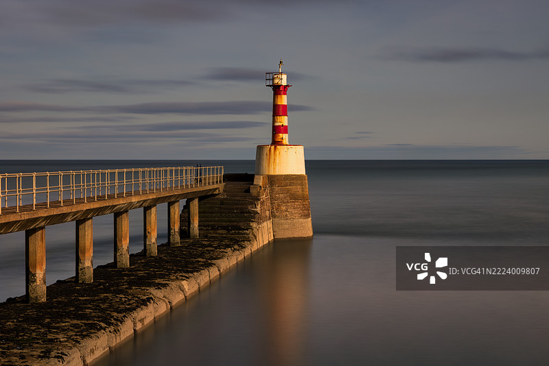 英国阿姆布尔海边的灯塔景观图片素材