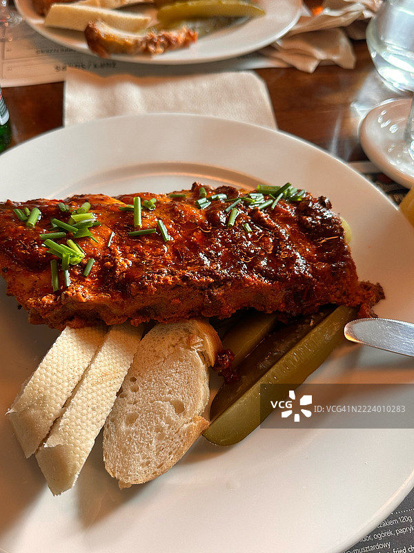 高角度视图的餐盘美食放在桌子上，波兰图片素材
