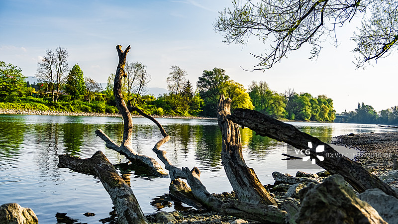 Scenic view of lake against sky,Bern,Switzerland图片素材