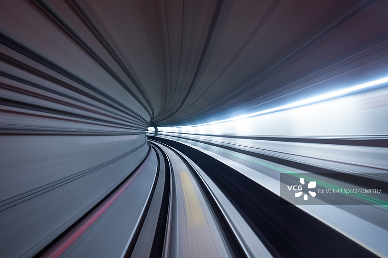 高速地下运输隧道图片素材