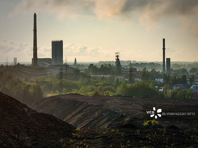 波兰克努鲁夫的工业景观在日落时分图片素材