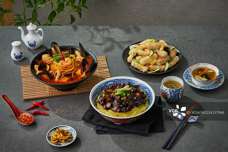 炸酱面、海鲜面、糖醋肉图片素材