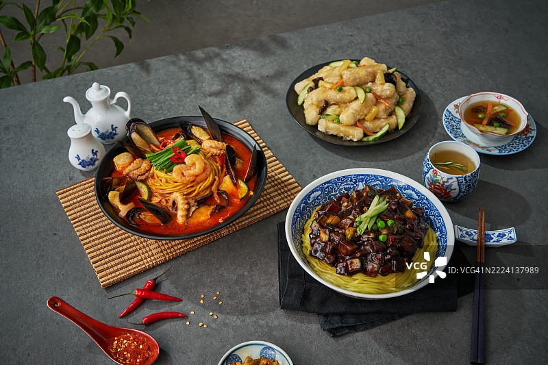 炸酱面、海鲜面、糖醋肉图片素材