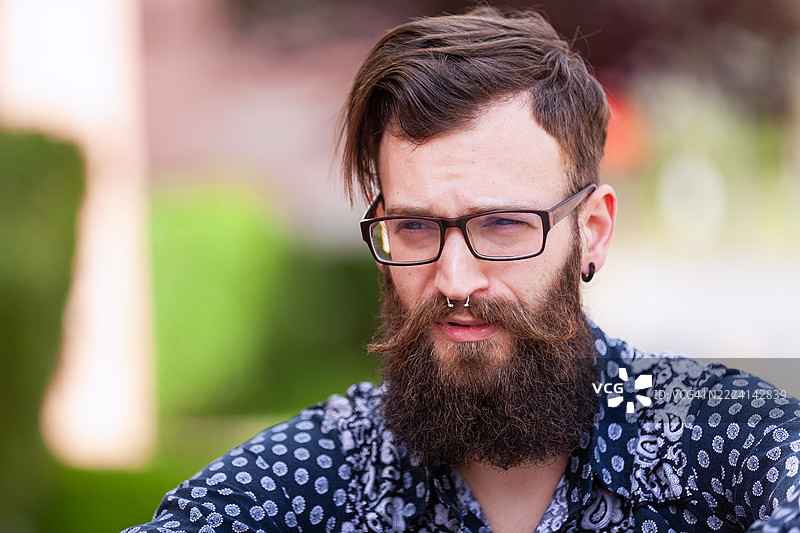 留着长胡子的文艺青年图片素材