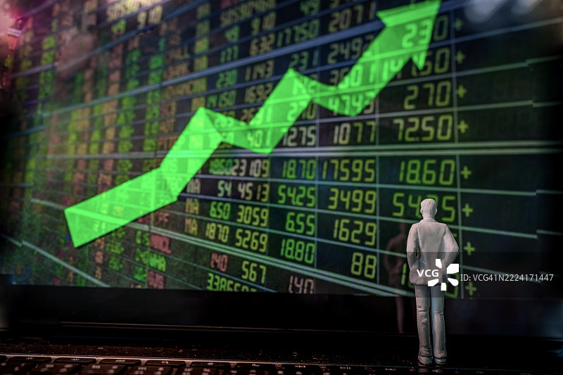 展示商业增长的图表，增长成功概念，概念性商业金融增长图表静物图片素材