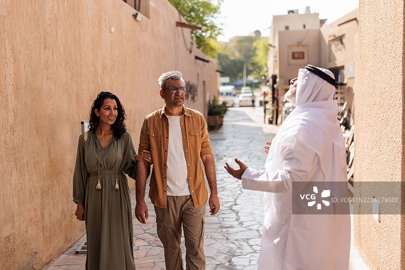 与当地阿联酋导游一起的阿法希迪文化之旅图片素材