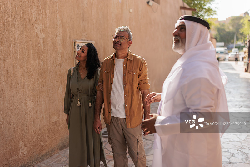 与当地阿联酋导游一起的阿法希迪文化之旅图片素材