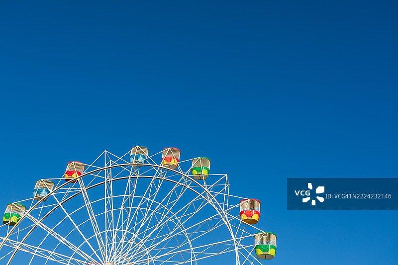摩天轮与蓝天。悉尼。新南威尔士州。澳大利亚。图片素材
