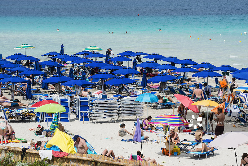 撒丁岛拉佩洛萨海滩的海滩生活图片素材