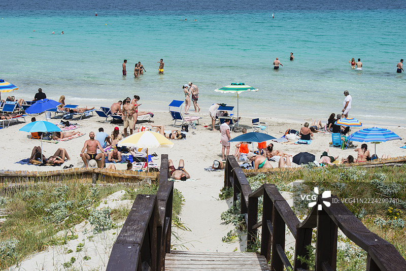 撒丁岛拉佩洛萨海滩的海滩生活图片素材