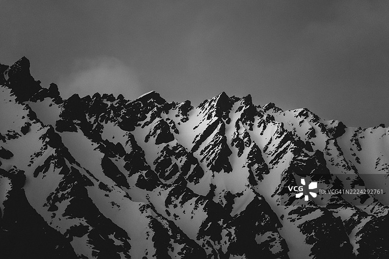 挪威雪山与天空的美丽景色图片素材