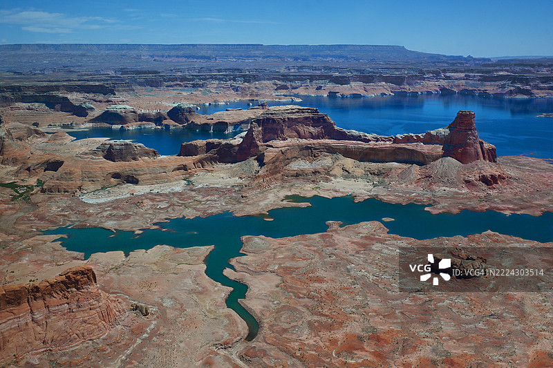 高角度视图的海中岩石与天空，亚利桑那州，美国图片素材