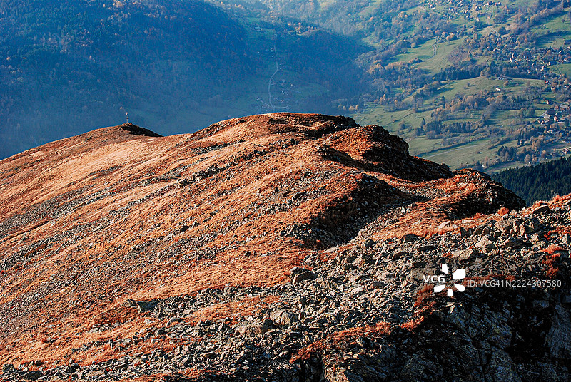 法国格勒诺布尔的山脉高角度视图图片素材